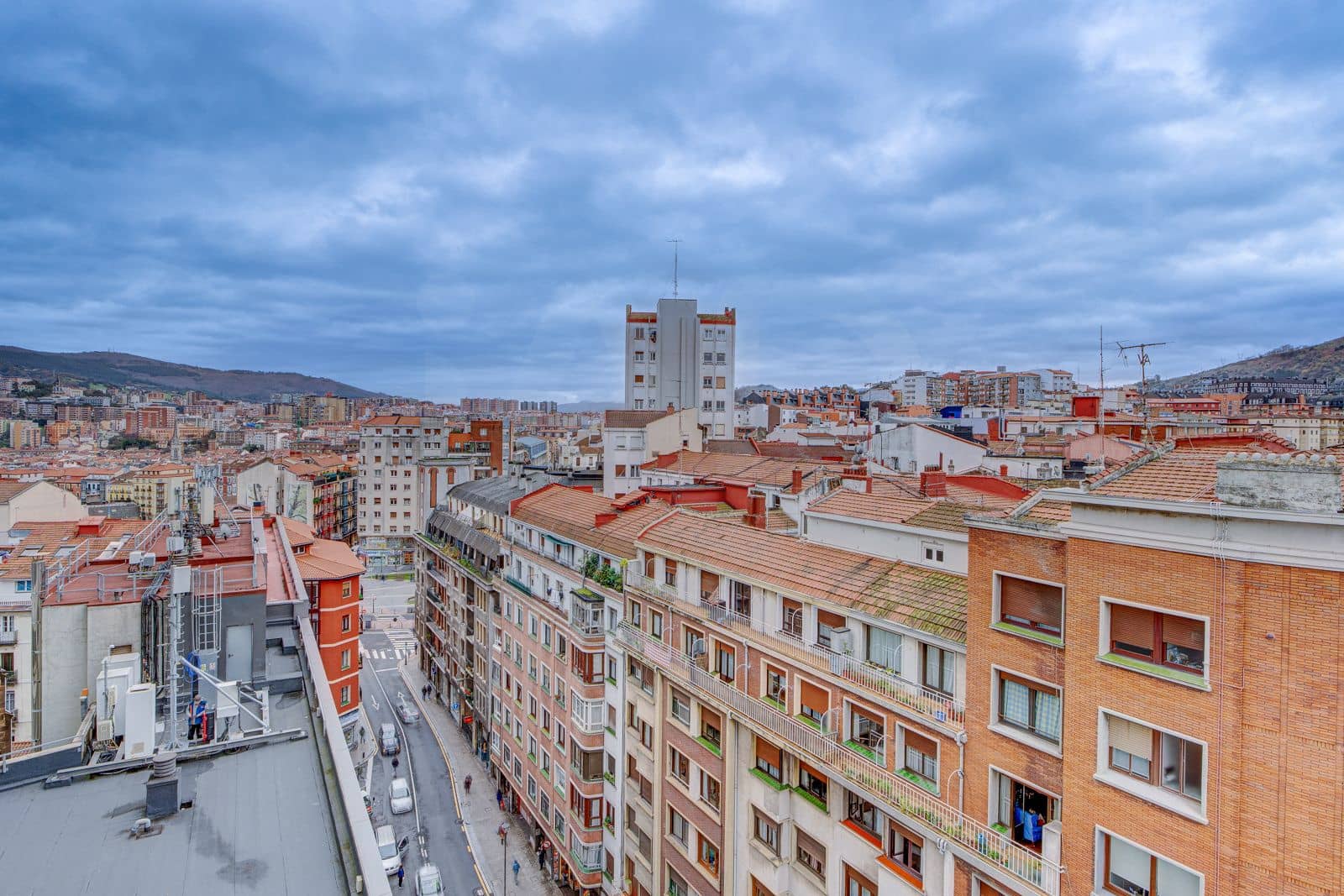 3 slaapkamer Commercieel te koop in Bilbao - € 135.000 (Ref: 9997998)