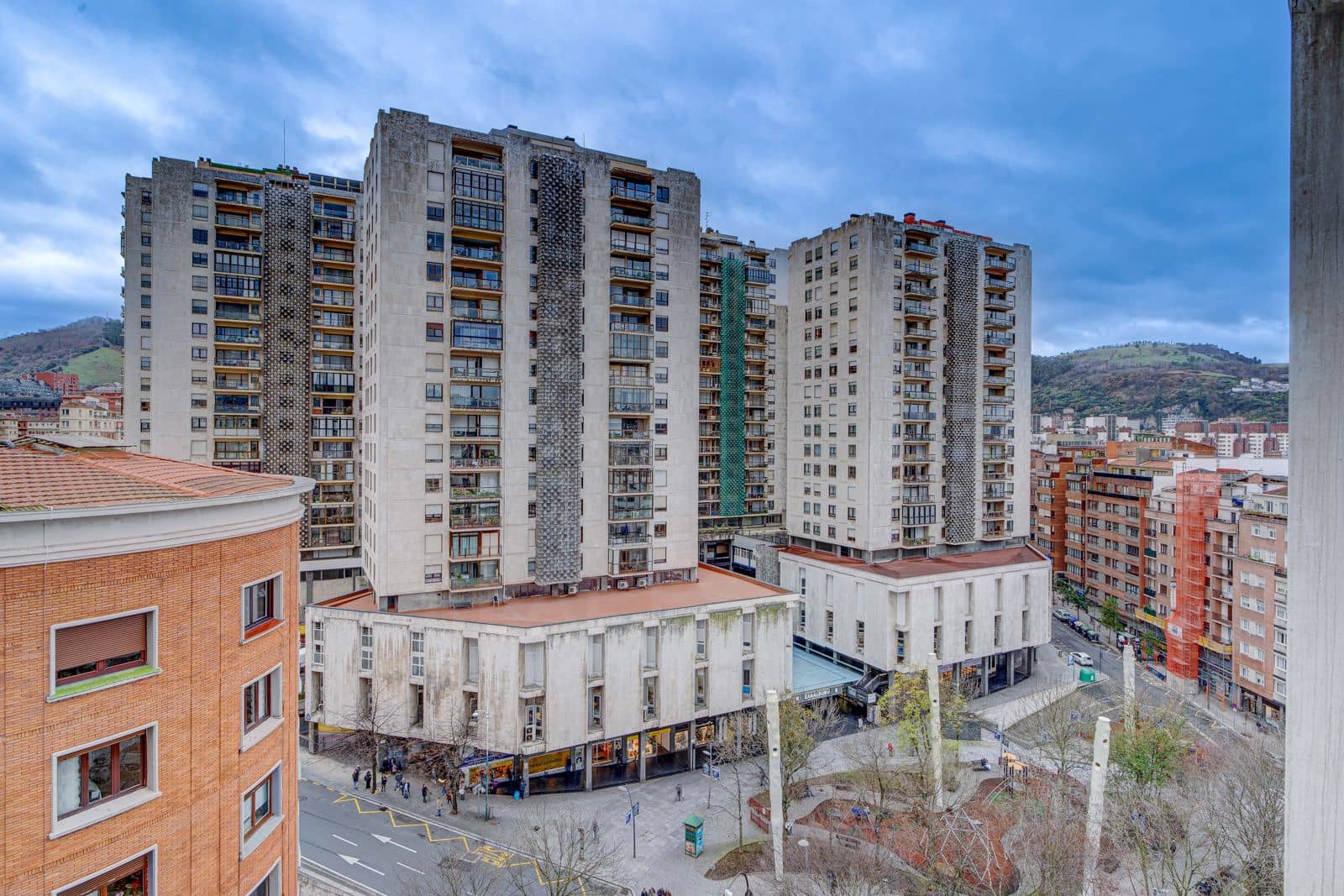 3 slaapkamer Commercieel te koop in Bilbao - € 135.000 (Ref: 9997998)