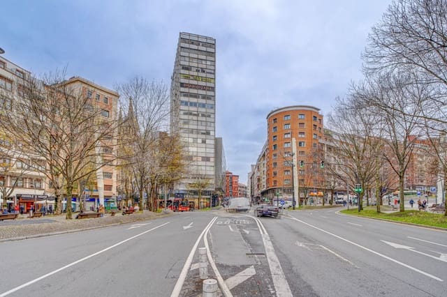 3 slaapkamer Commercieel te koop in Bilbao - € 135.000 (Ref: 9997998)