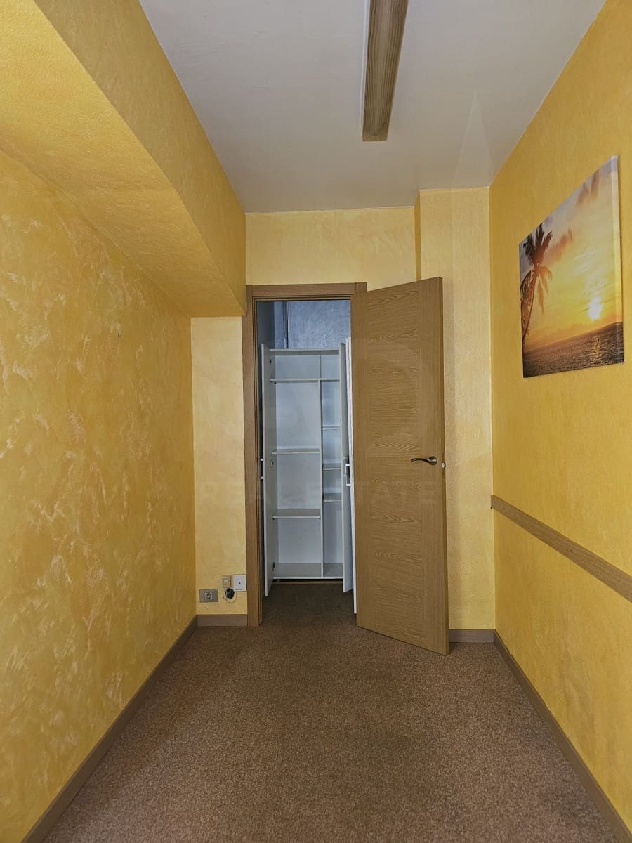 Commercieel te koop in Bilbao - € 50.000 (Ref: 9997999)