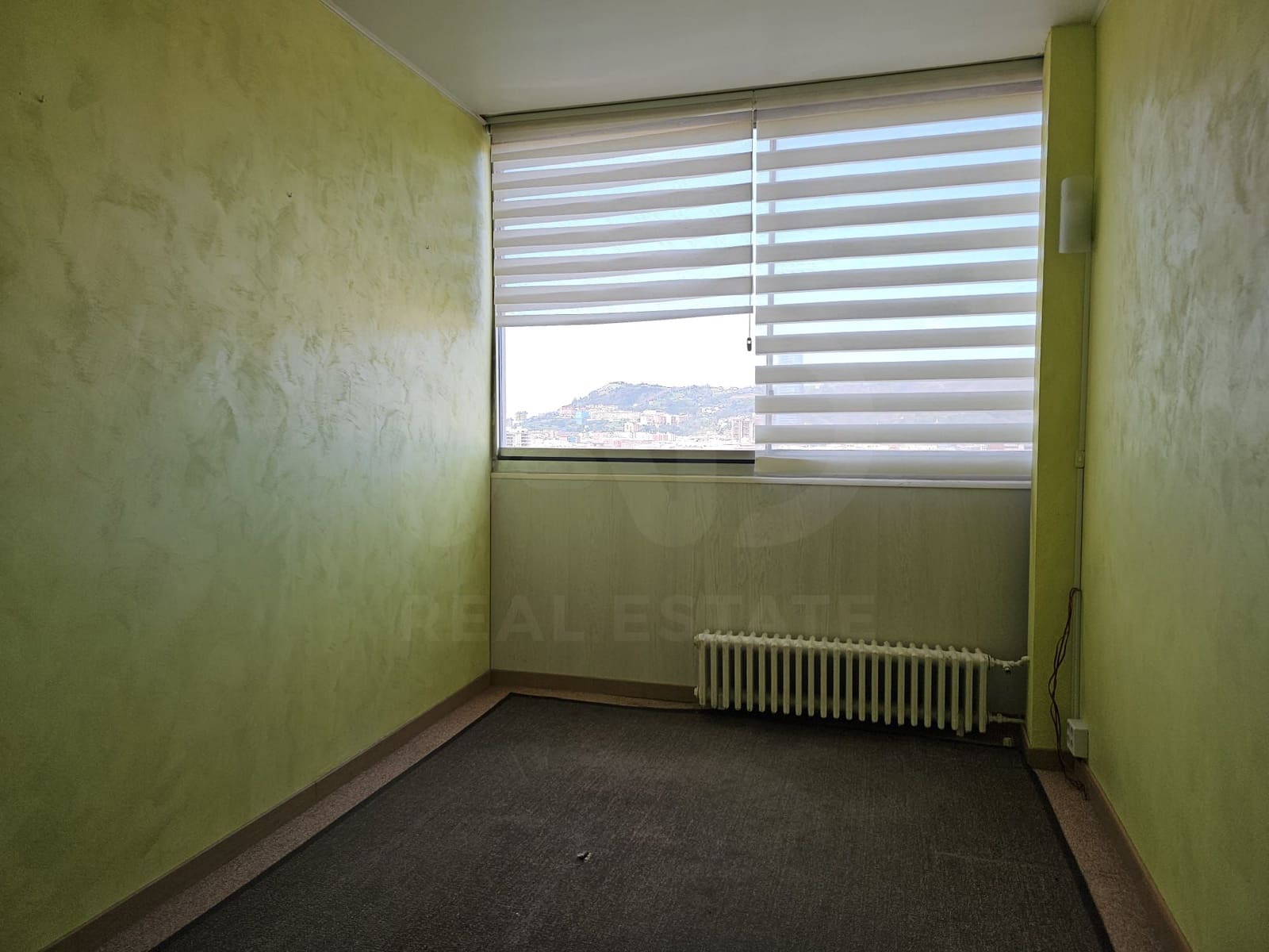 Commercieel te koop in Bilbao - € 50.000 (Ref: 9997999)