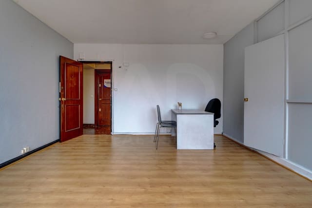 Local Comercial de 2 habitaciones en Bilbao en venta - 56.000 € (Ref: 9998000)