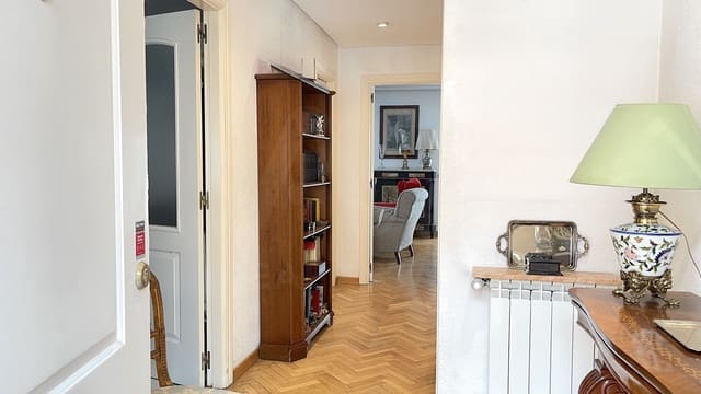4 bedroom Terraced Villa for sale in Las Rozas de Madrid with garage - € 890,000 (Ref: 9998840)