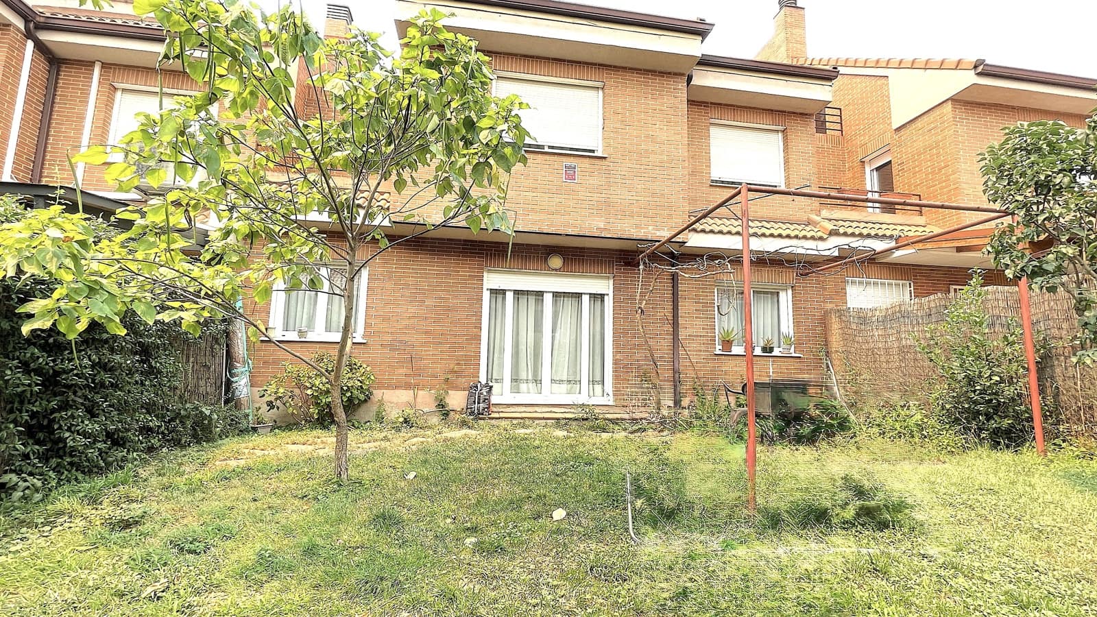 4 bedroom Terraced Villa for sale in Las Rozas de Madrid with garage - € 890,000 (Ref: 9998840)