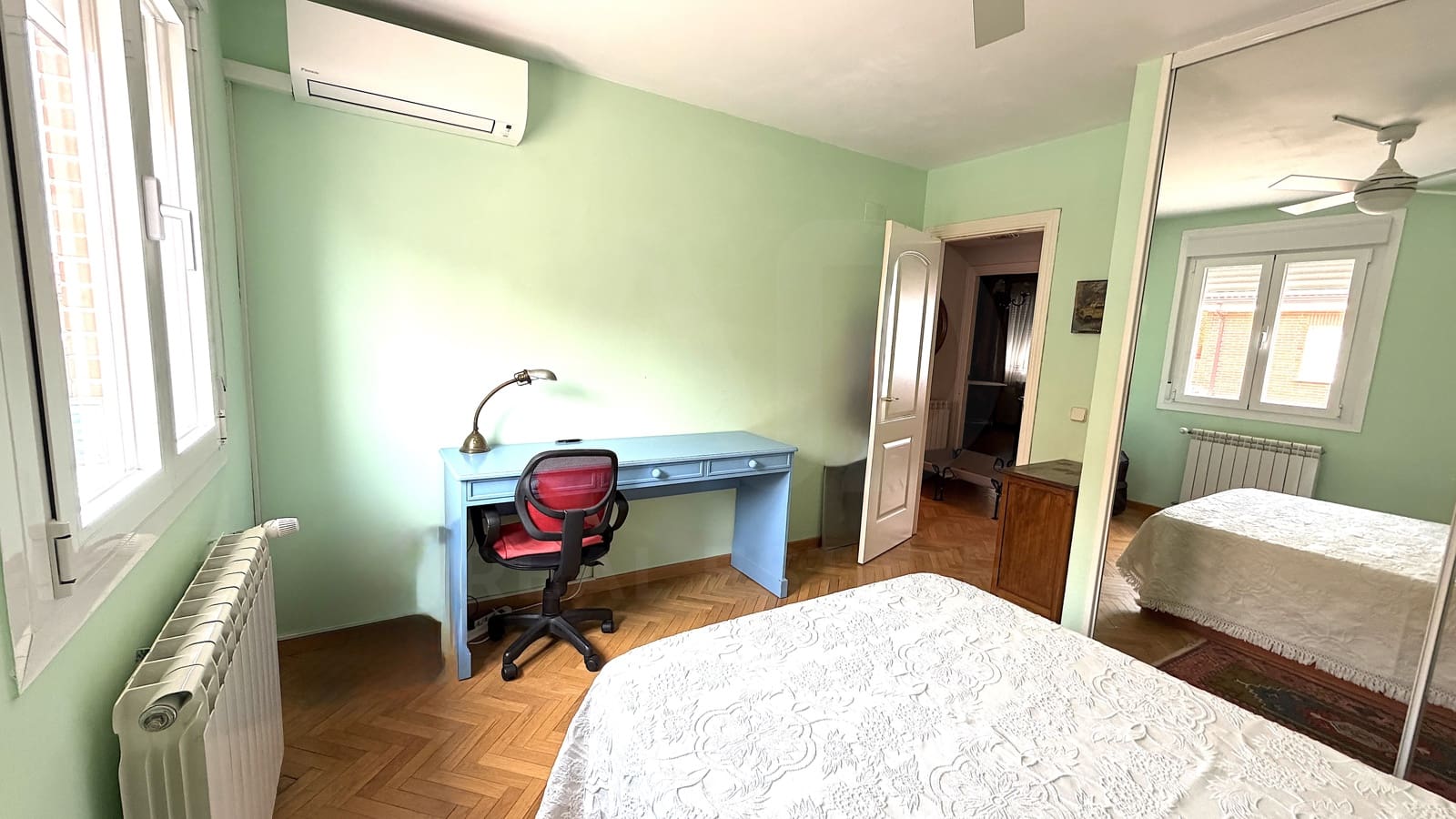 4 bedroom Terraced Villa for sale in Las Rozas de Madrid with garage - € 890,000 (Ref: 9998840)