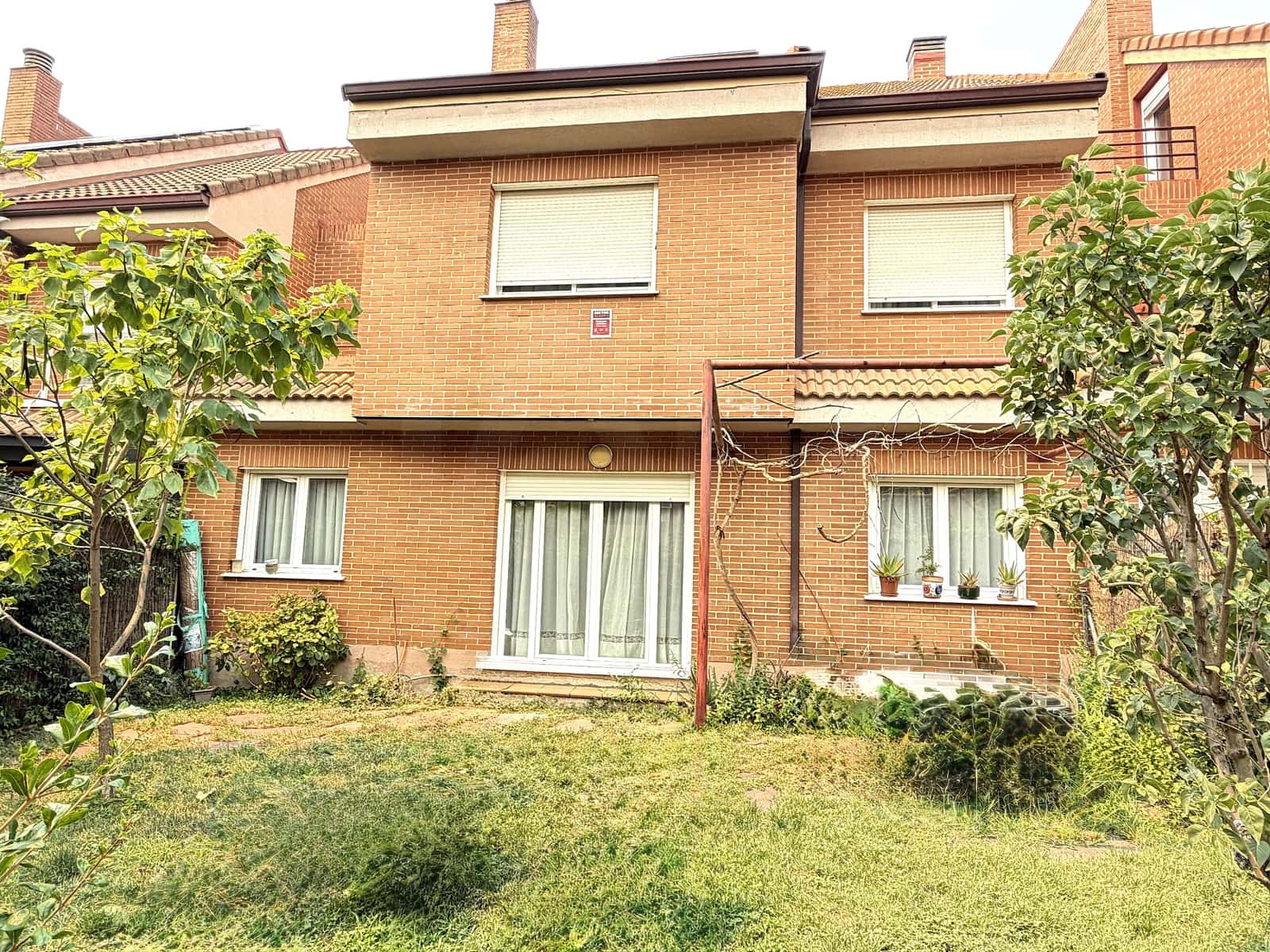 4 bedroom Terraced Villa for sale in Las Rozas de Madrid with garage - € 890,000 (Ref: 9998840)