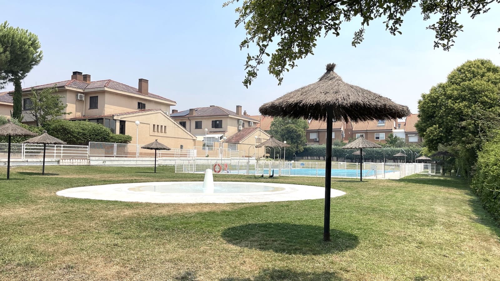 4 bedroom Terraced Villa for sale in Las Rozas de Madrid with garage - € 890,000 (Ref: 9998840)