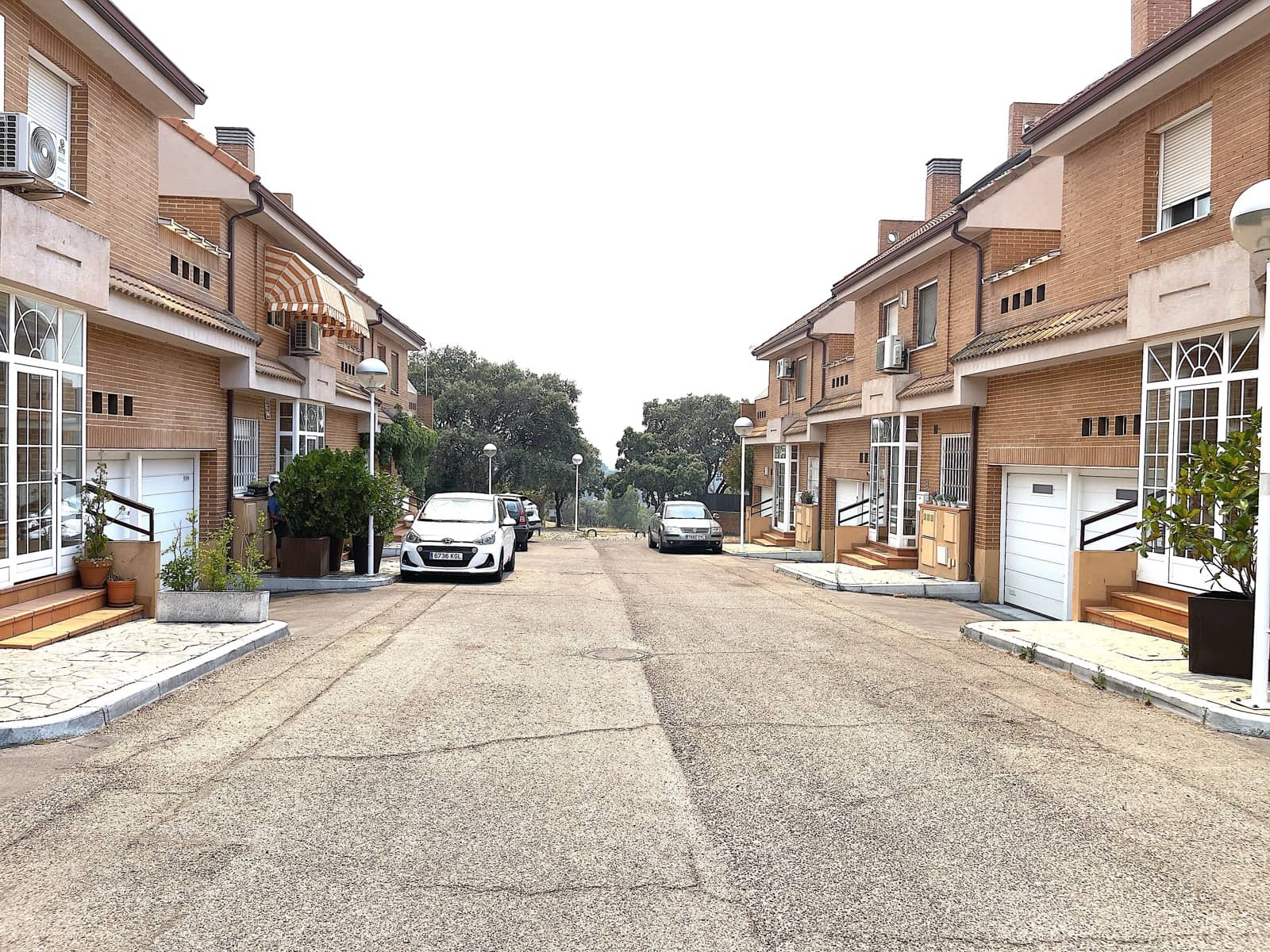 4 bedroom Terraced Villa for sale in Las Rozas de Madrid with garage - € 890,000 (Ref: 9998840)