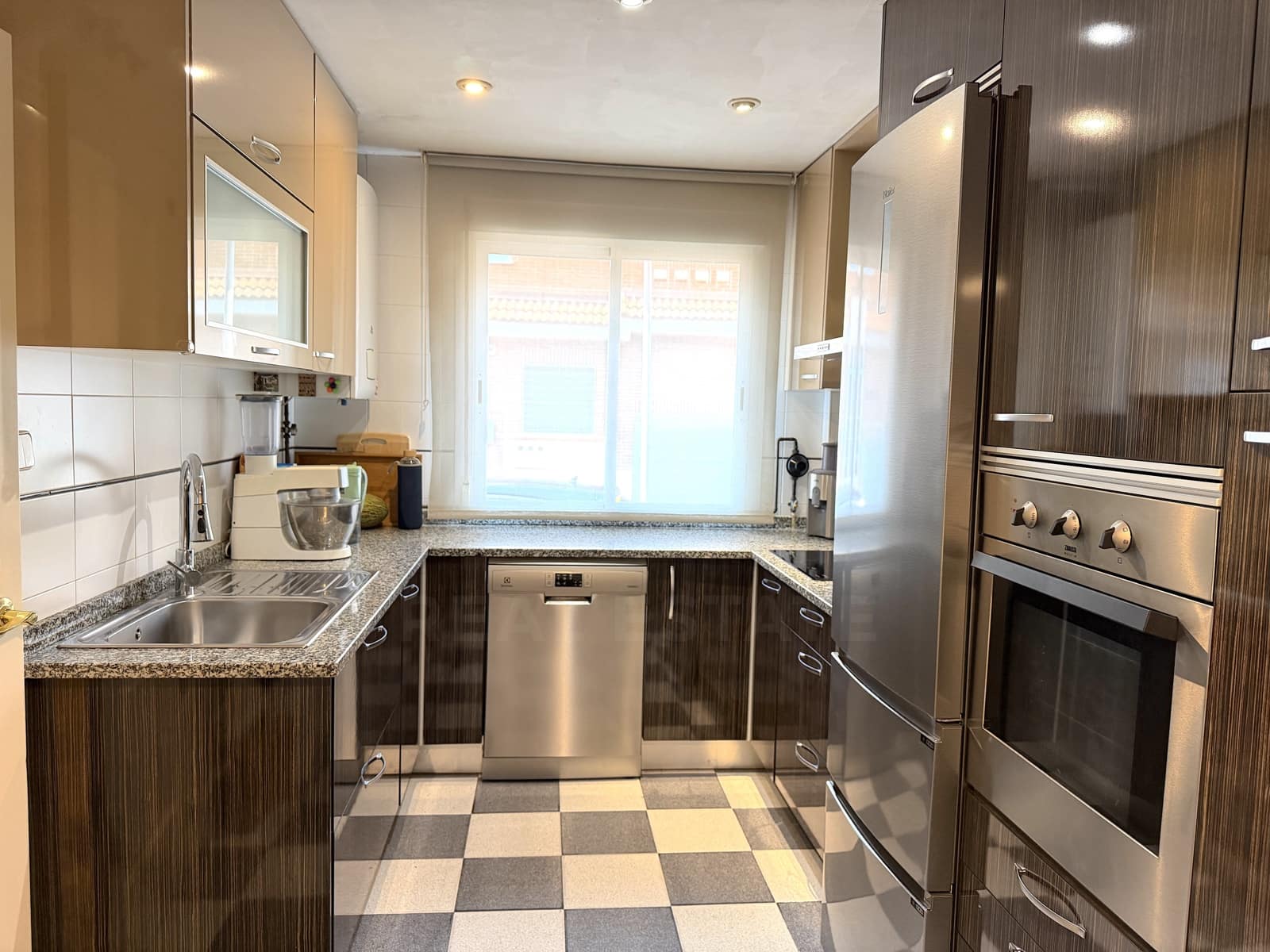 4 bedroom Terraced Villa for sale in Las Rozas de Madrid with garage - € 890,000 (Ref: 9998840)