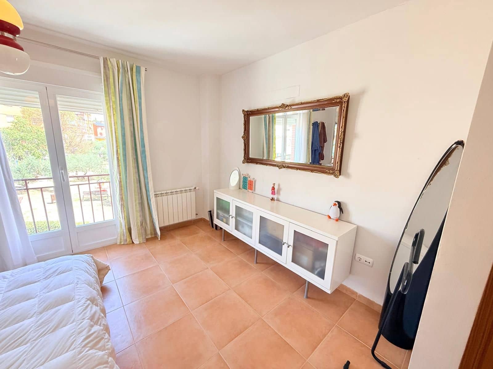 Adosado de 3 habitaciones en San Martín de Valdeiglesias en venta con garaje - 310.000 € (Ref: 9999429)
