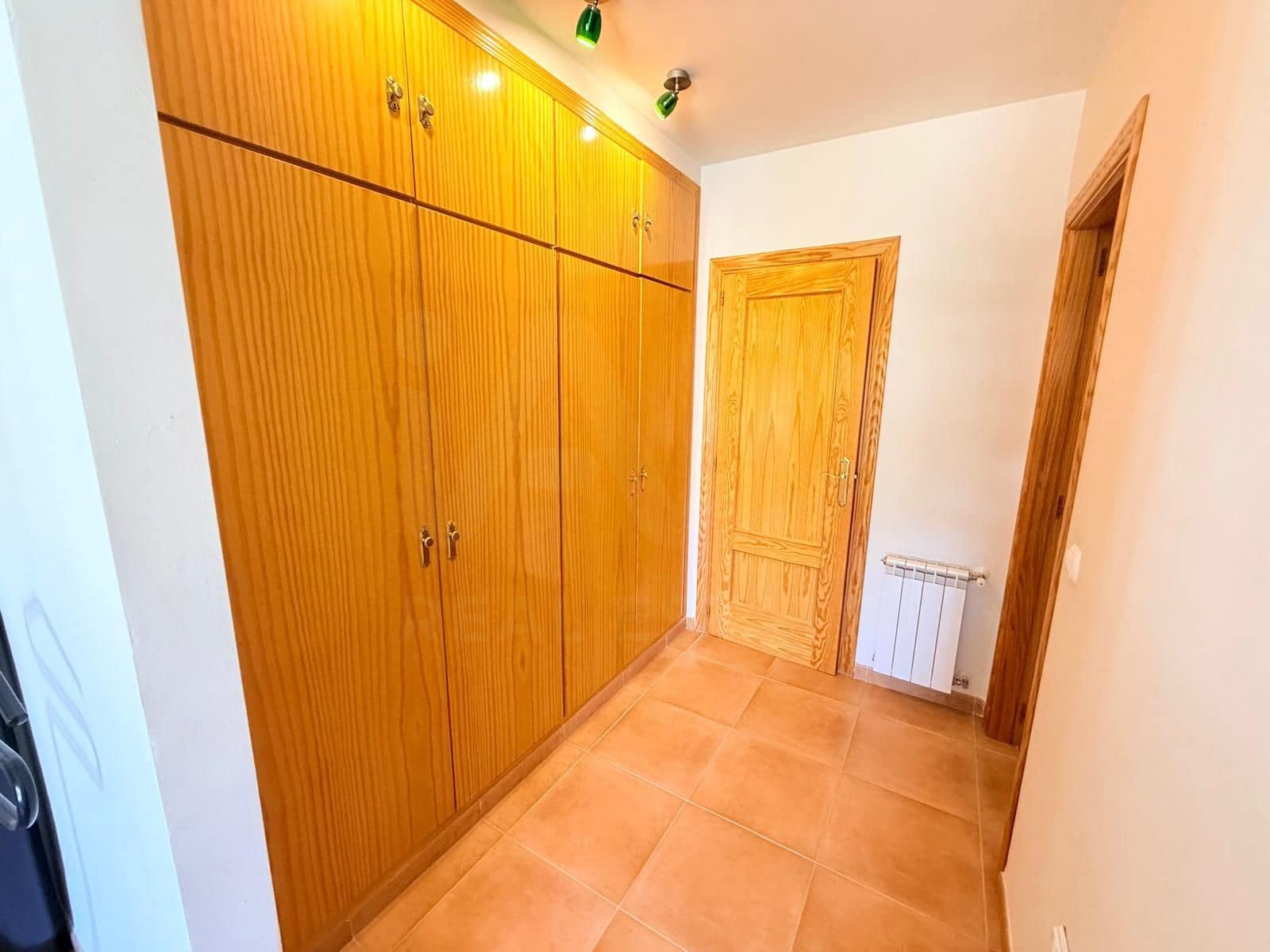 Adosado de 3 habitaciones en San Martín de Valdeiglesias en venta con garaje - 310.000 € (Ref: 9999429)