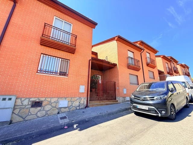 Adosado de 3 habitaciones en San Martín de Valdeiglesias en venta con garaje - 310.000 € (Ref: 9999429)
