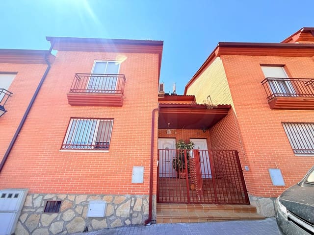 Adosado de 3 habitaciones en San Martín de Valdeiglesias en venta con garaje - 310.000 € (Ref: 9999429)
