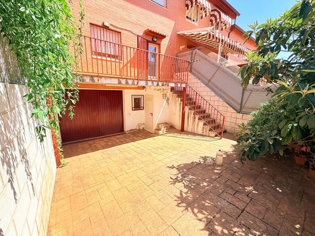 Adosado de 3 habitaciones en San Martín de Valdeiglesias en venta con garaje - 310.000 € (Ref: 9999429)