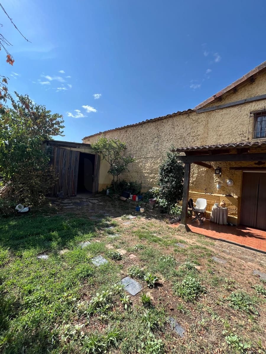 3 Zimmer Haus zu verkaufen in Cubillas de los Oteros mit Garage - 110.000 € (Ref: 9999430)