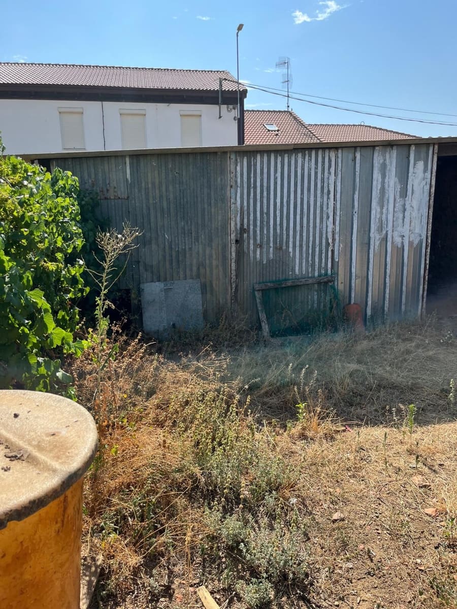 3 Zimmer Haus zu verkaufen in Cubillas de los Oteros mit Garage - 110.000 € (Ref: 9999430)
