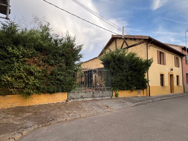 3 soverom Hus til salgs i Cubillas de los Oteros med garasje - € 110 000 (Ref: 9999430)