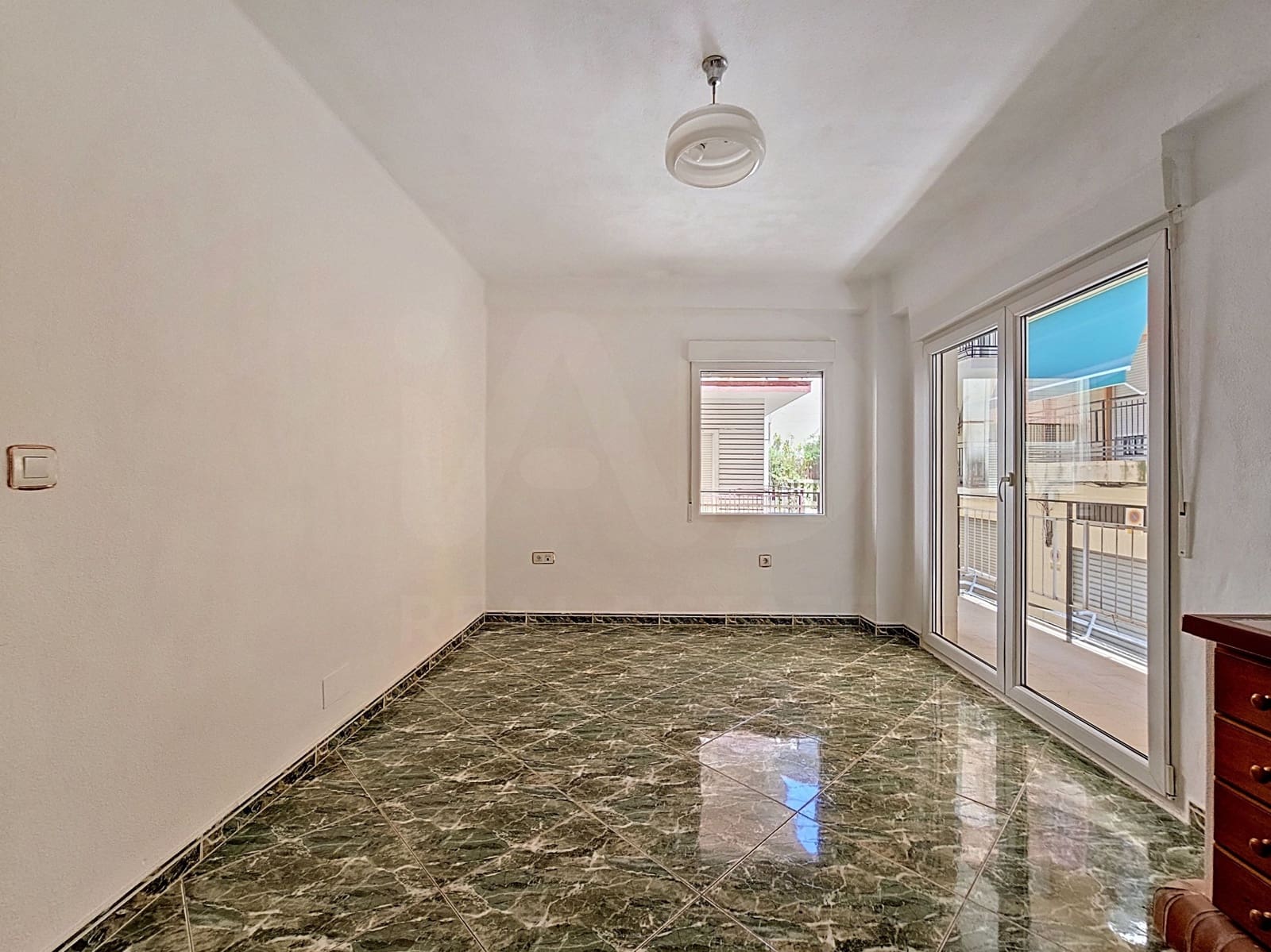 3 sovrum Lägenhet till salu i Granada stad - 245 000 € (Ref: 9999436)