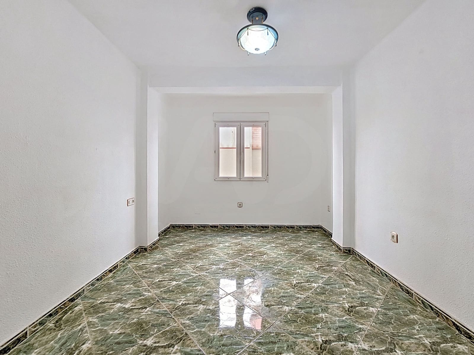 3 sovrum Lägenhet till salu i Granada stad - 245 000 € (Ref: 9999436)