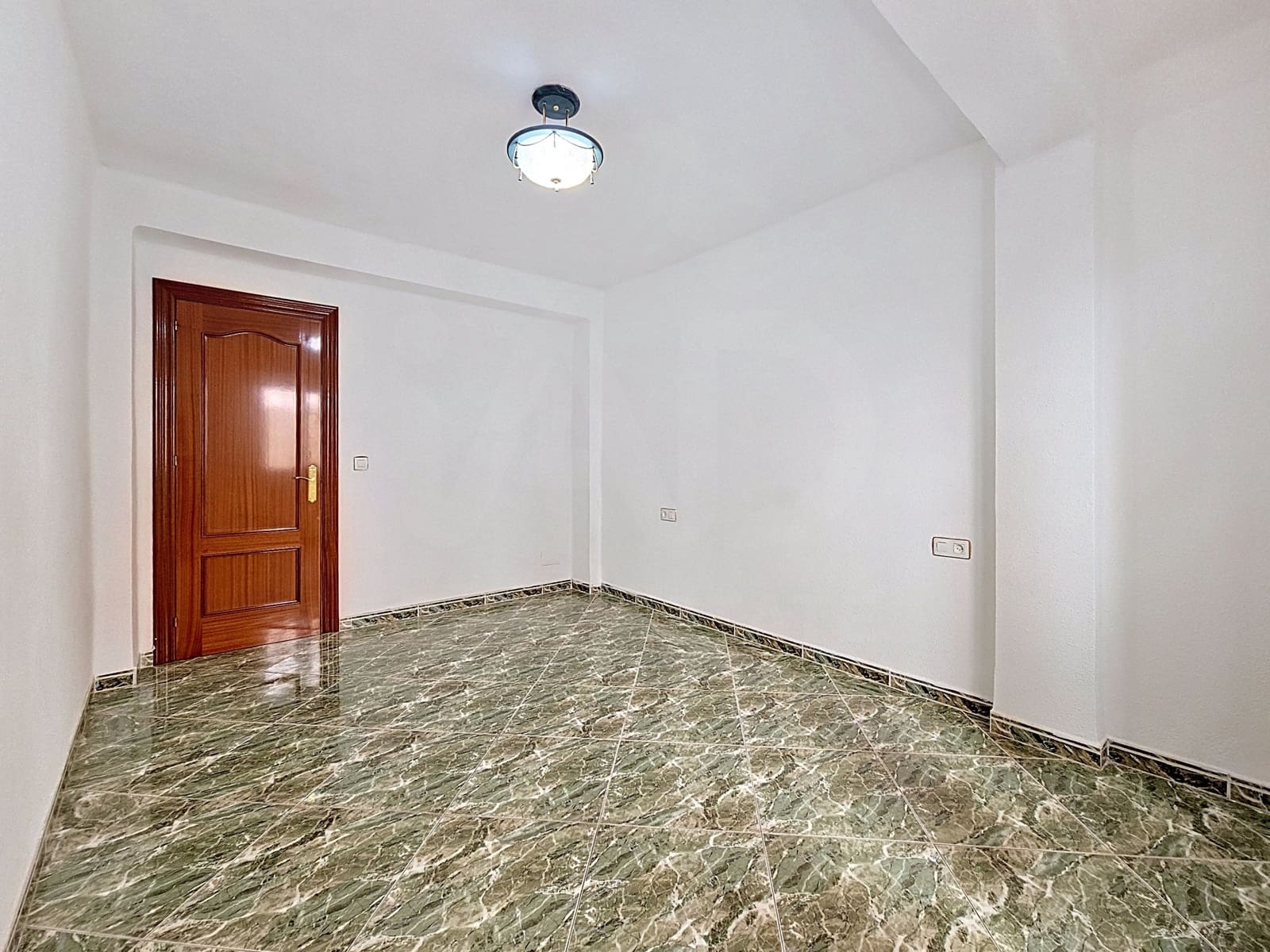 3 sovrum Lägenhet till salu i Granada stad - 245 000 € (Ref: 9999436)