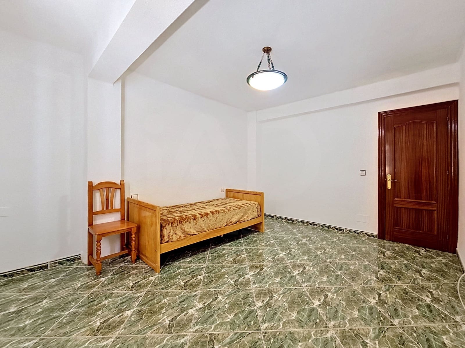 3 sovrum Lägenhet till salu i Granada stad - 245 000 € (Ref: 9999436)
