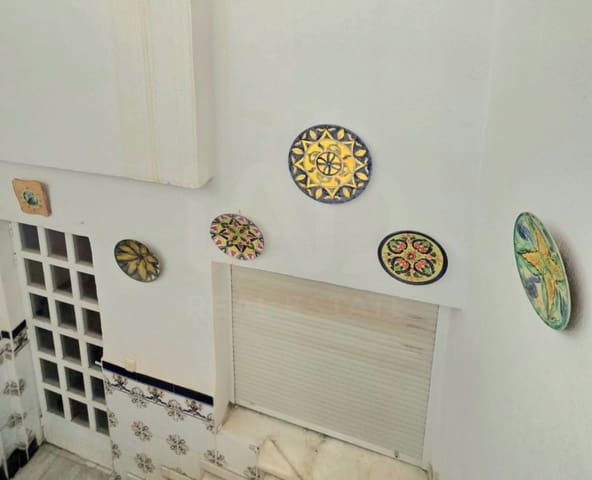 Huis te koop in Alhabia - € 80.000 (Ref: 9999841)