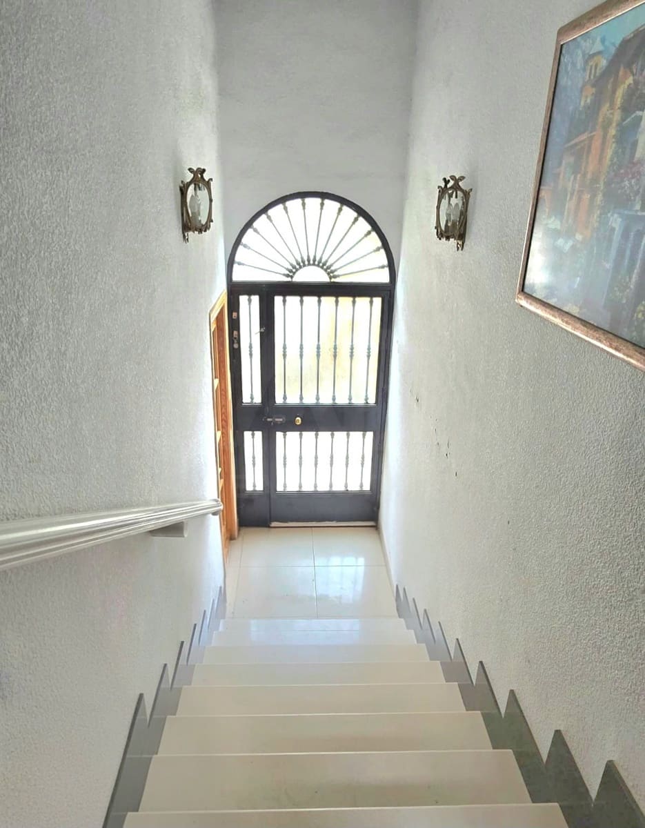 Huis te koop in Alhabia - € 80.000 (Ref: 9999841)