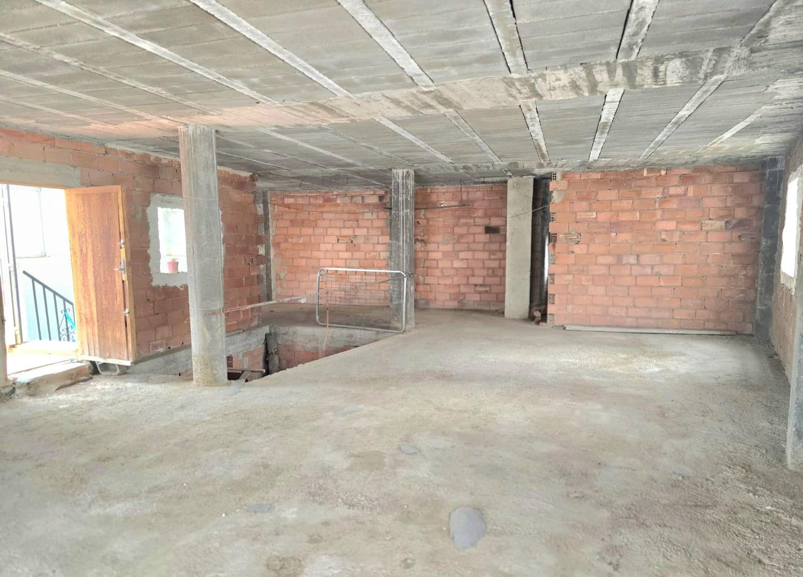 Huis te koop in Alhabia - € 80.000 (Ref: 9999841)