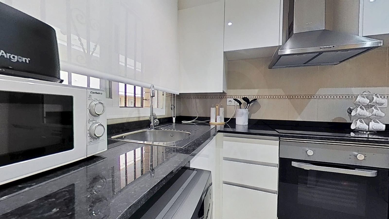 Apartamento de 2 habitaciones en Oropesa  en venta - 229.000 € (Ref: 9999849)