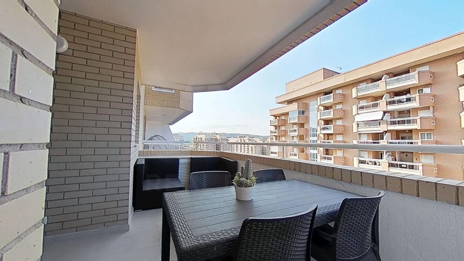 Apartamento de 2 habitaciones en Oropesa  en venta - 229.000 € (Ref: 9999849)