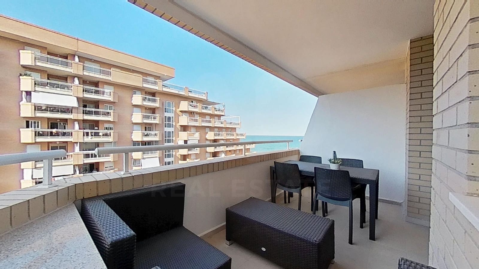 Apartamento de 2 habitaciones en Oropesa  en venta - 229.000 € (Ref: 9999849)