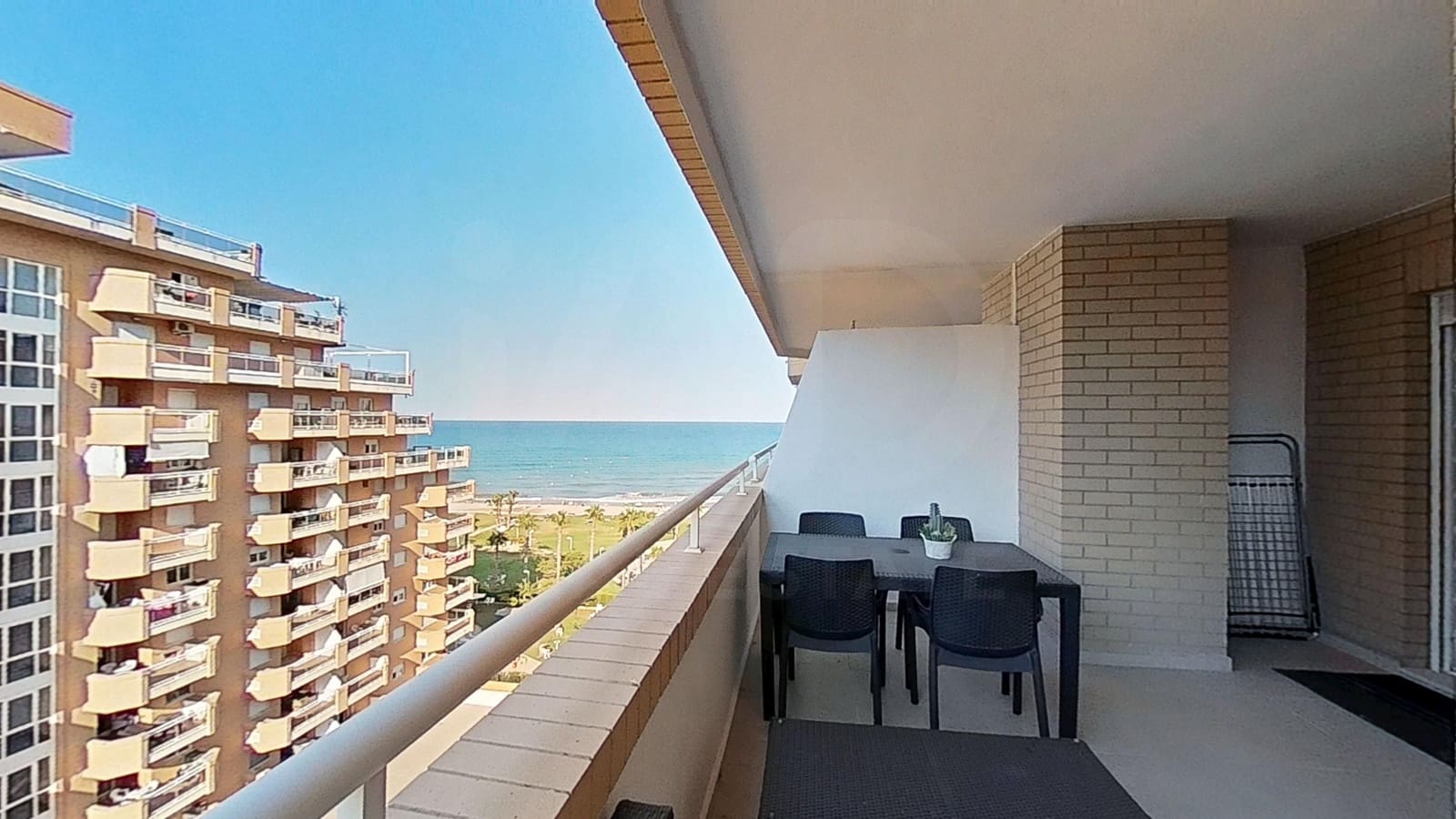 Apartamento de 2 habitaciones en Oropesa  en venta - 229.000 € (Ref: 9999849)