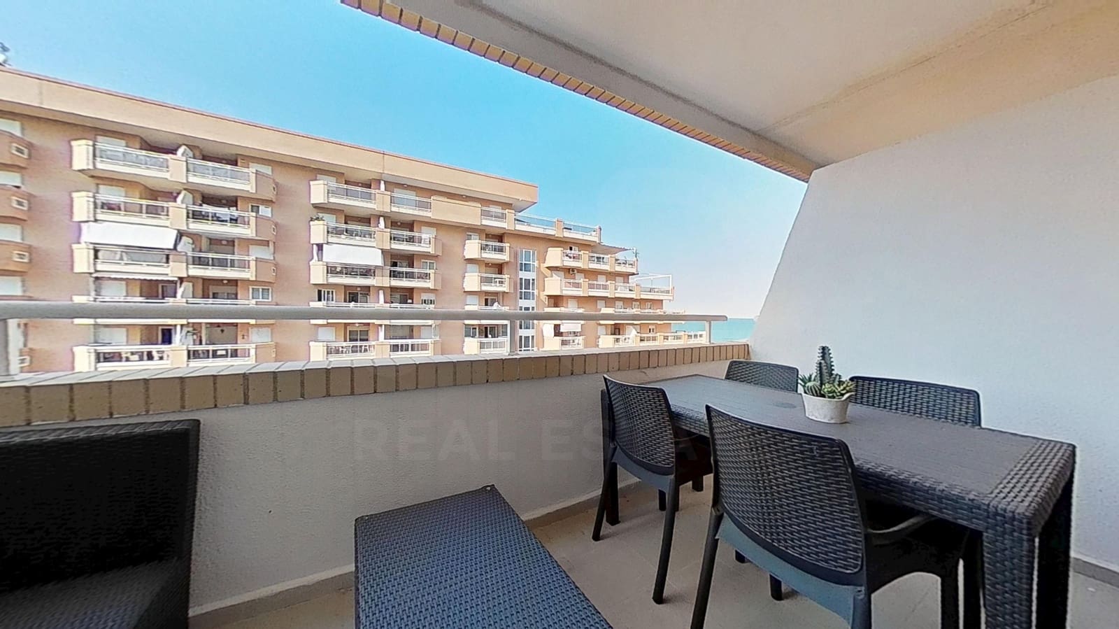 Apartamento de 2 habitaciones en Oropesa  en venta - 229.000 € (Ref: 9999849)
