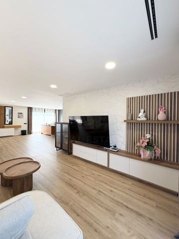 4 sypialnia Dom na sprzedaż w Vilafortuny, Cambrils z basenem garażem - 850 000 € (Ref: 9999851)