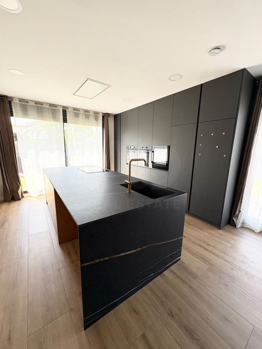4 sypialnia Dom na sprzedaż w Cambrils z basenem garażem - 850 000 € (Ref: 9999851)