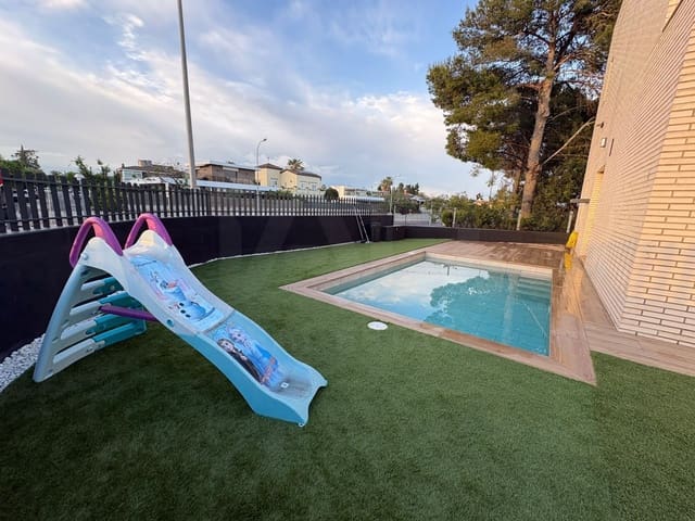 4 sypialnia Dom na sprzedaż w Vilafortuny, Cambrils z basenem garażem - 850 000 € (Ref: 9999851)