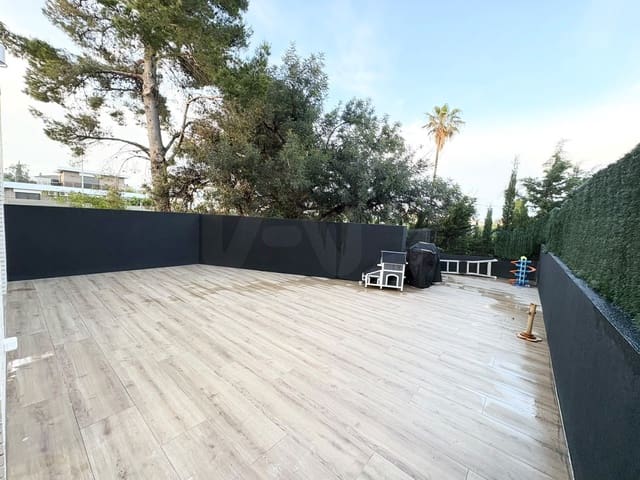 4 sypialnia Dom na sprzedaż w Vilafortuny, Cambrils z basenem garażem - 850 000 € (Ref: 9999851)