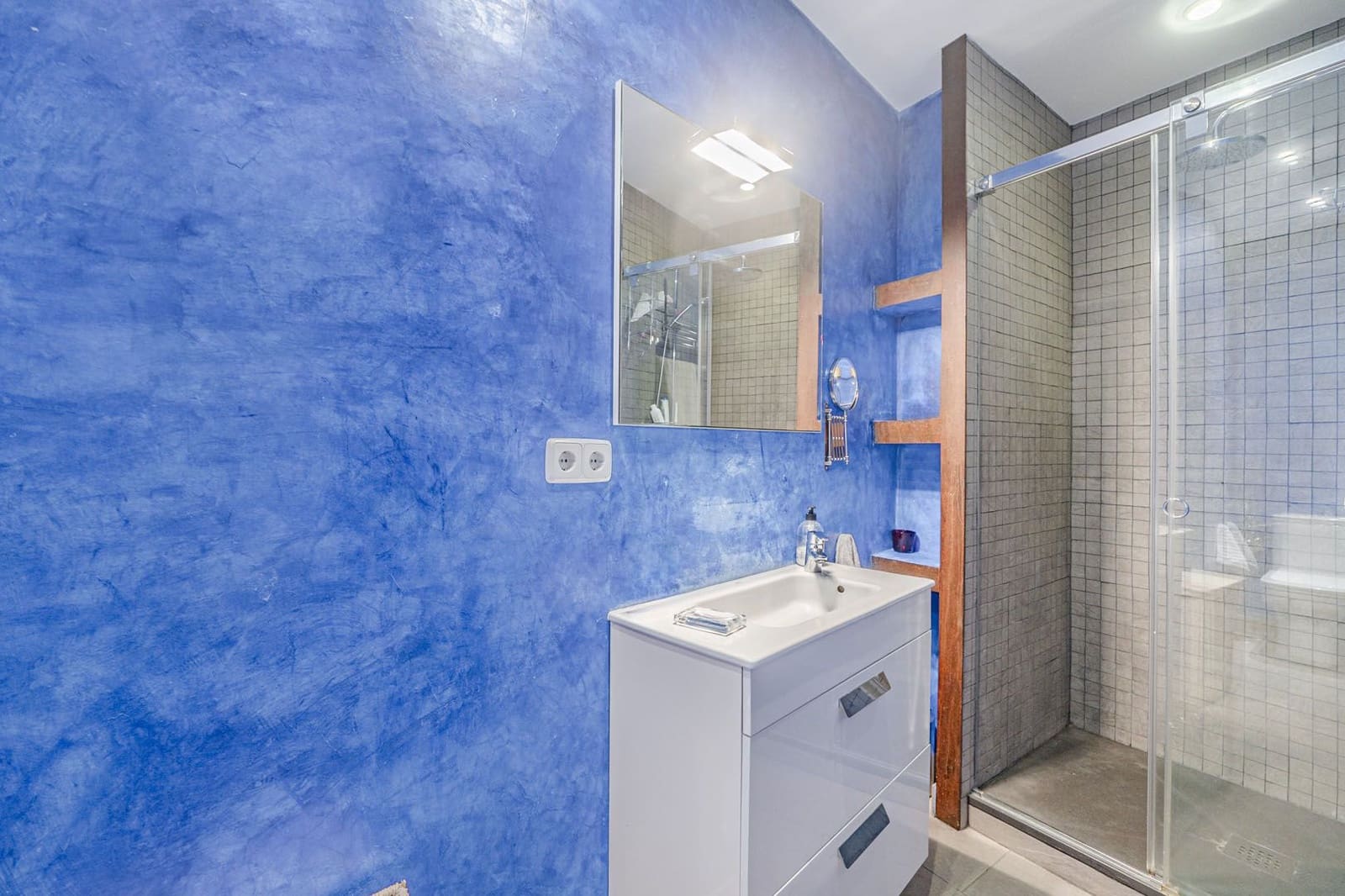 2 bedroom Apartment for sale in Madrid city - € 850,000 (Ref: 9999853)