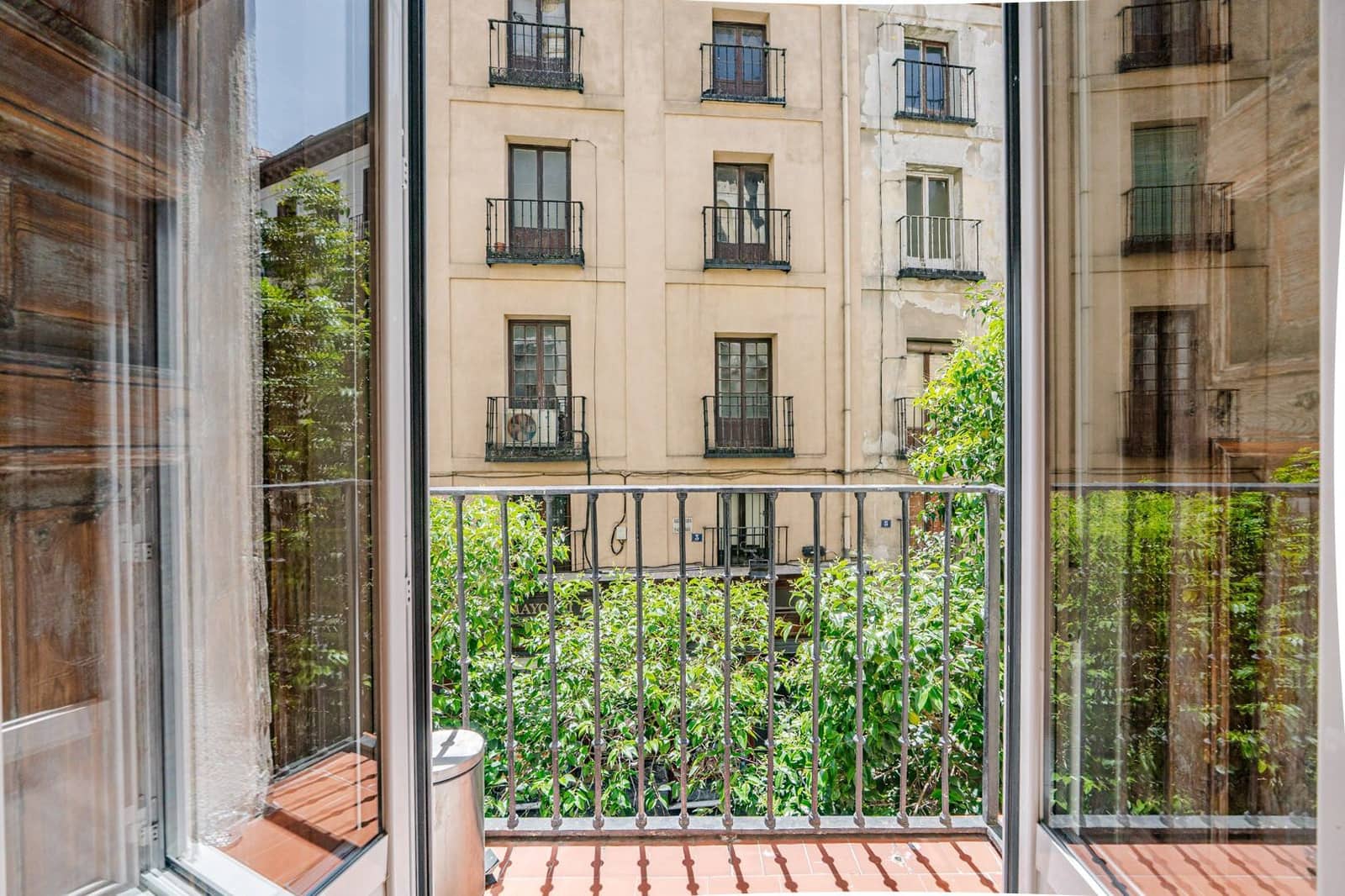 2 bedroom Apartment for sale in Madrid city - € 850,000 (Ref: 9999853)