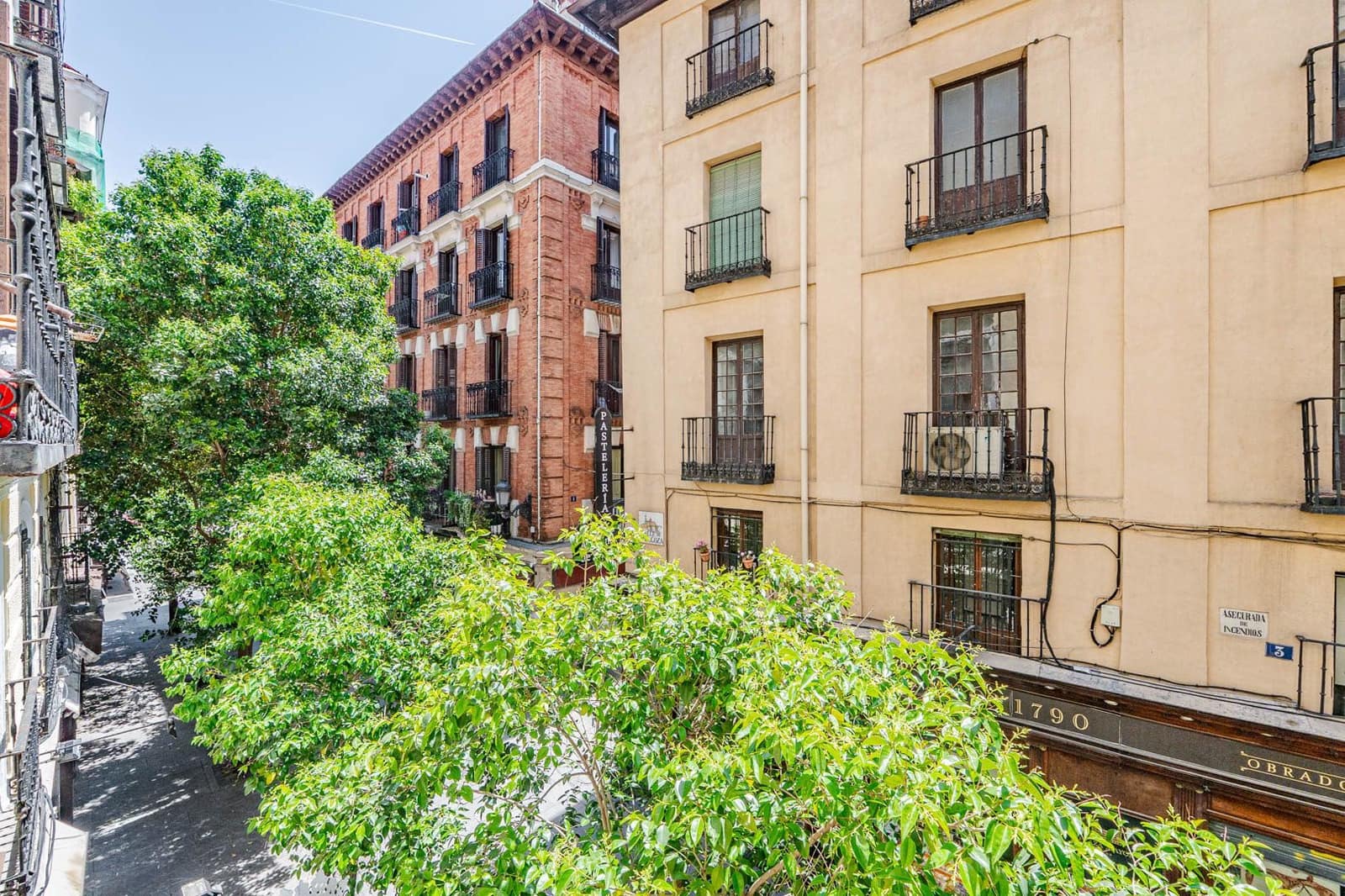 2 bedroom Apartment for sale in Madrid city - € 850,000 (Ref: 9999853)