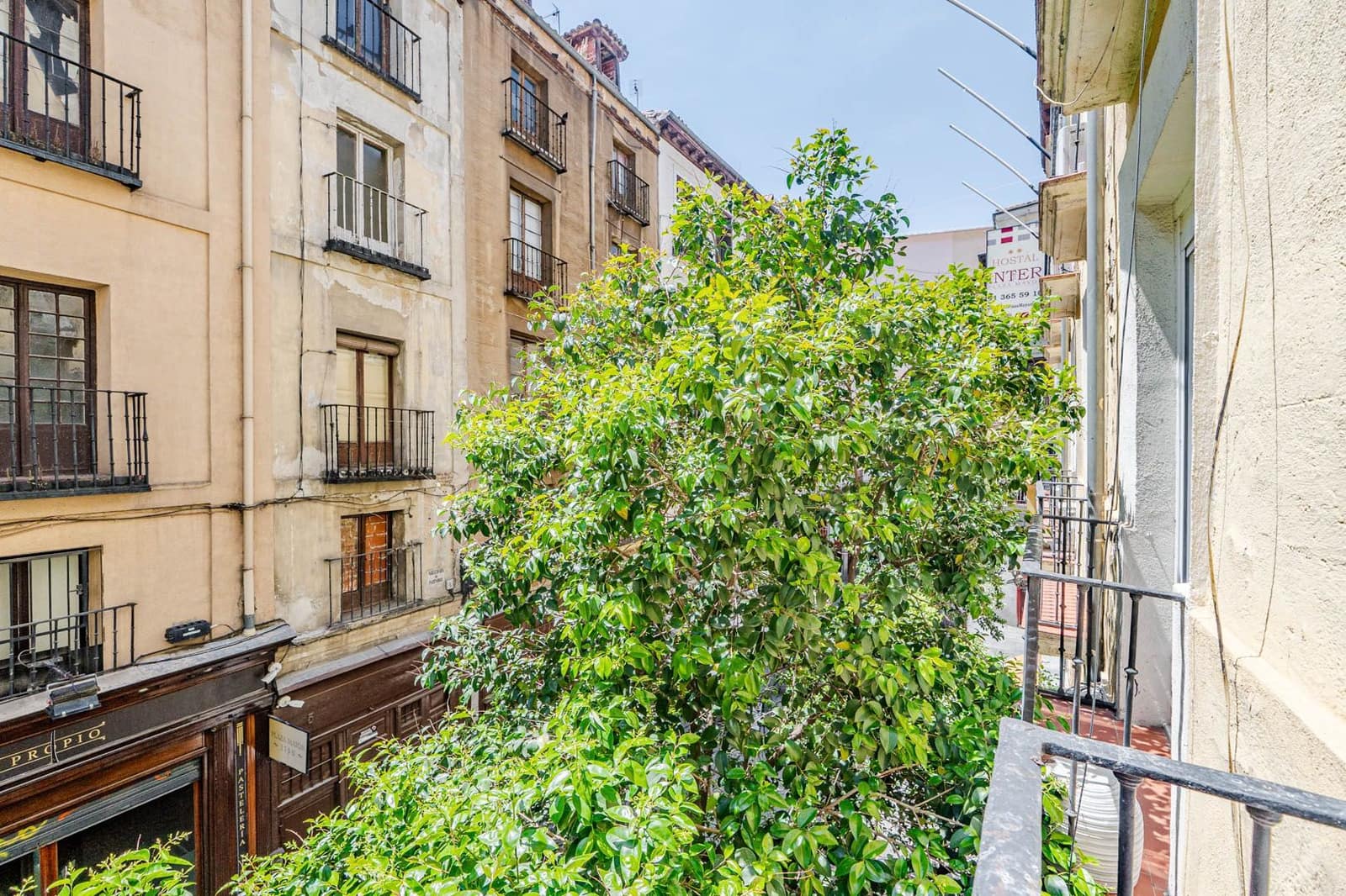 2 bedroom Apartment for sale in Madrid city - € 850,000 (Ref: 9999853)