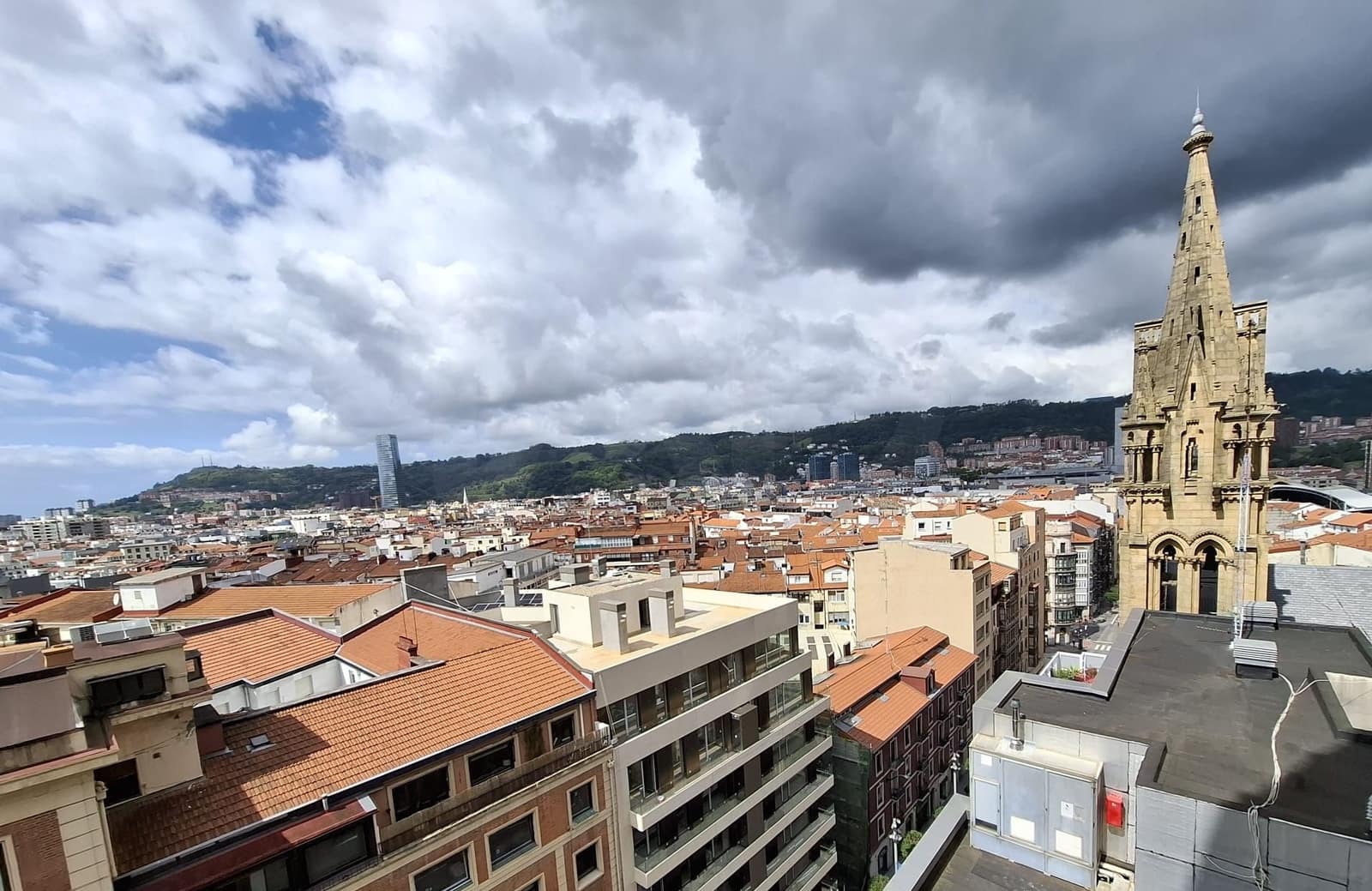 Komercyjne na sprzedaż w Bilbao - 43 000 € (Ref: 9999860)
