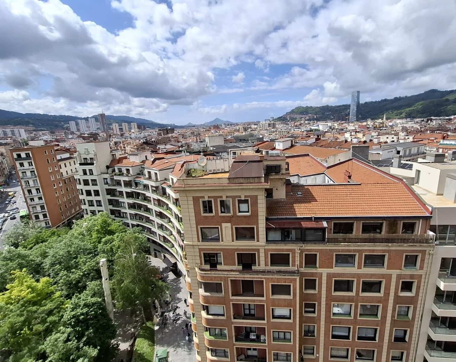 Komercyjne na sprzedaż w Bilbao - 43 000 € (Ref: 9999860)