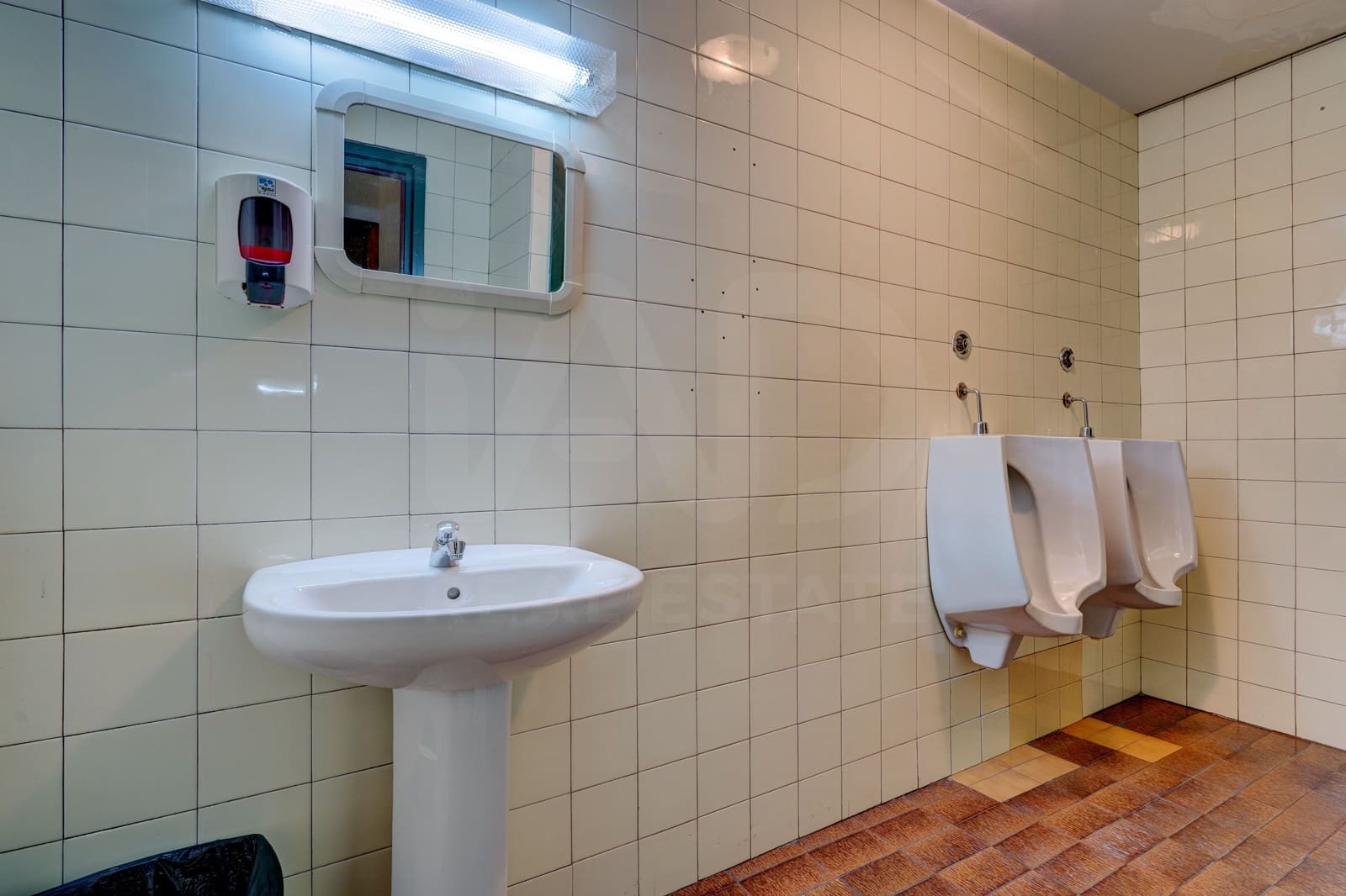 Erhverv til salg i Bilbao - € 1.162.000 (Ref: 9999861)
