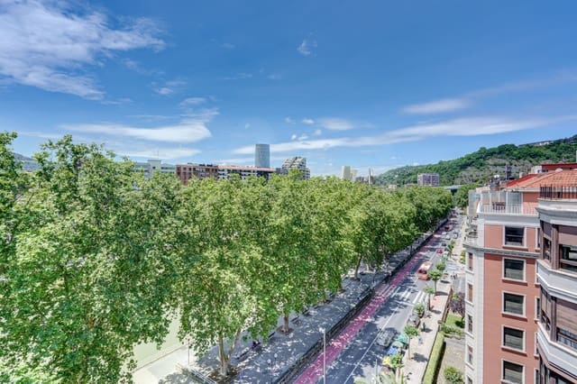 Erhverv til salg i Bilbao - € 1.162.000 (Ref: 9999861)