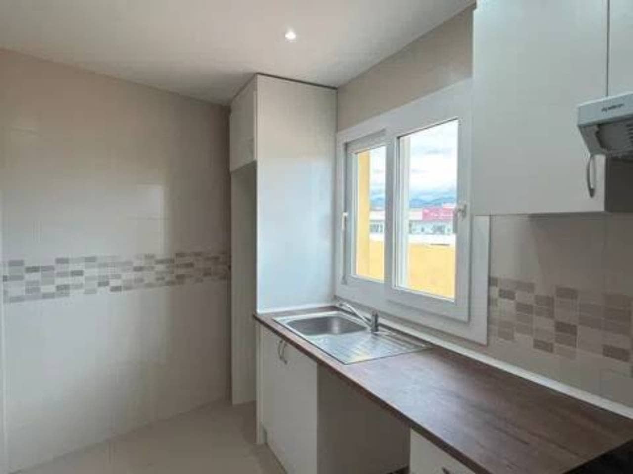 2 chambre Penthouse à vendre à Estepona avec garage - 299 000 € (Ref: 9849804)