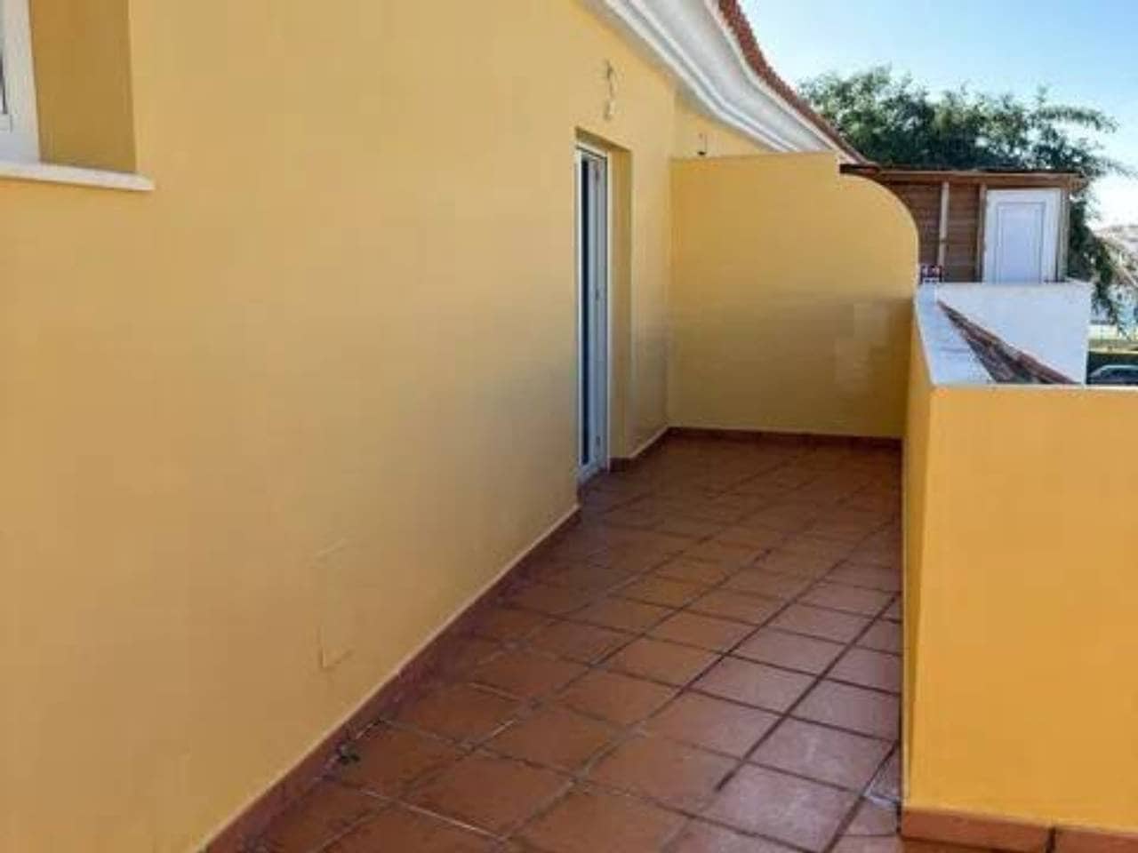 2 chambre Penthouse à vendre à Estepona avec garage - 299 000 € (Ref: 9849804)