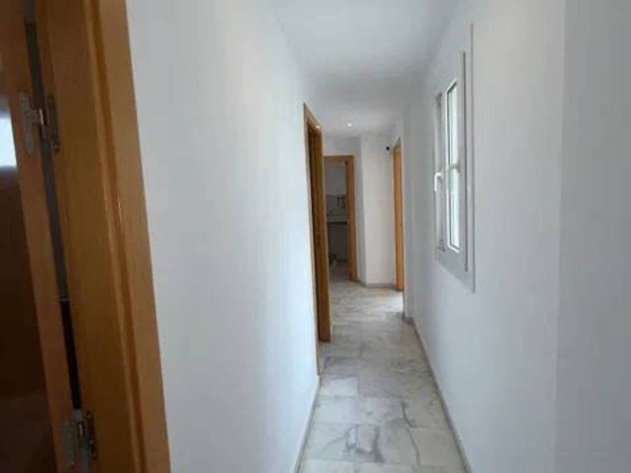 2 chambre Penthouse à vendre à Estepona avec garage - 299 000 € (Ref: 9849804)
