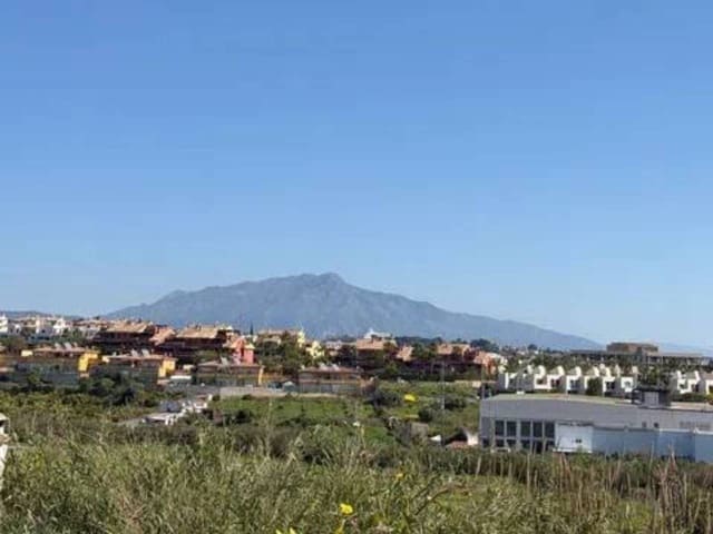 2 soverom Penthouse til salgs i Estepona med garasje - € 299 000 (Ref: 9849804)