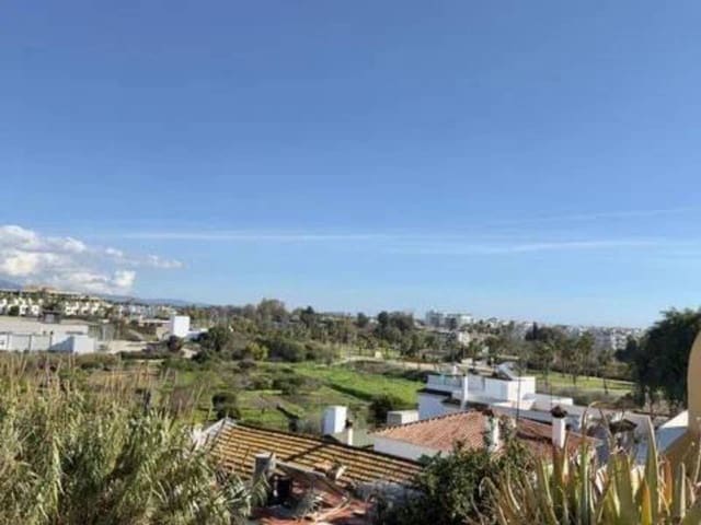 2 soverom Penthouse til salgs i Estepona med garasje - € 299 000 (Ref: 9849804)
